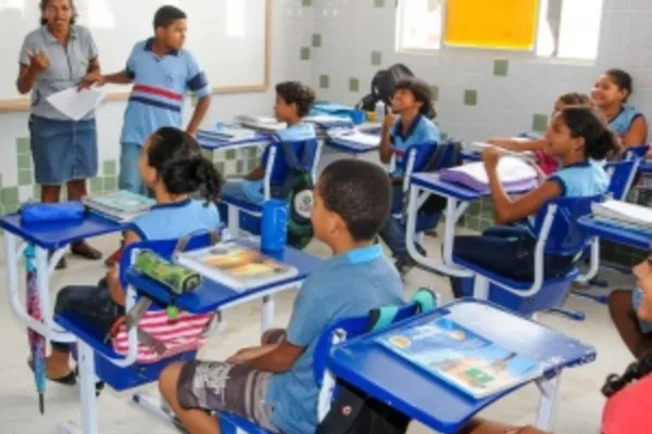 
				
					Brasil tem 11,8 milhões de analfabetos, aponta pesquisa do IBGE
				
				
