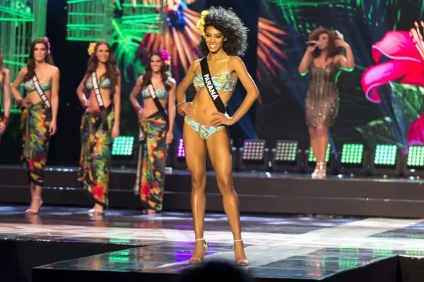 
				
					Meninas negras 'vão se sentir representadas', diz nova Miss Brasil
				
				