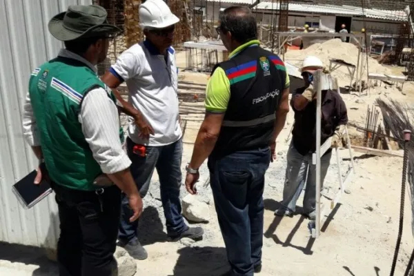 
				
					Operação fiscaliza descarte ilegal de resíduos de construtoras em Maceió
				
				