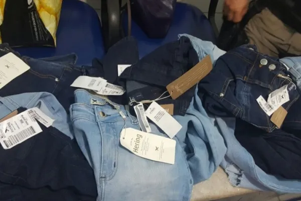 
				
					Três são presos suspeitos de furto em shopping na Mangabeiras
				
				