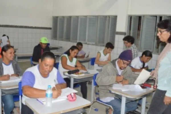 
				
					Brasil tem 11,8 milhões de analfabetos, aponta pesquisa do IBGE
				
				