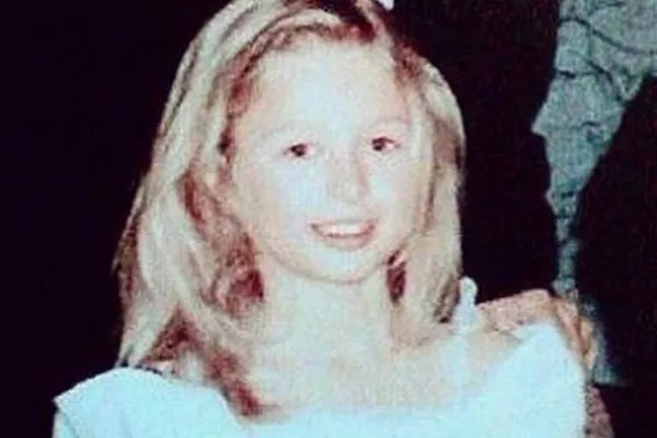 
				
					Paris Hilton mostra fotos raras de sua infância ao parabenizar o pai: 'saudades'
				
				