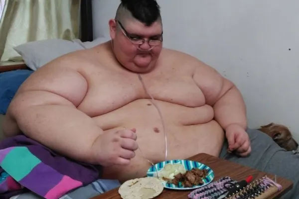 
				
					Homem mais gordo do mundo conta sobre progressos após perder 220 quilos 
				
				