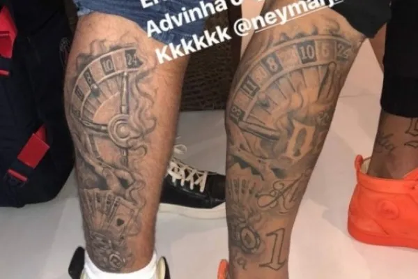 
				
					Neymar cumpre promessa a amigo e faz tatuagem: 'Um dia em Vegas deu nisso'
				
				