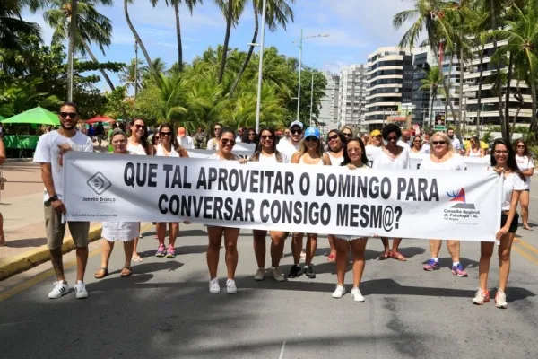 
				
					Caminhada busca alertar população sobre cuidados com a saúde mental em Maceió
				
				