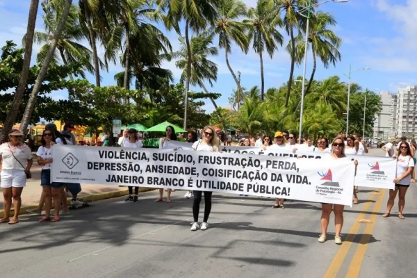 
				
					Caminhada busca alertar população sobre cuidados com a saúde mental em Maceió
				
				