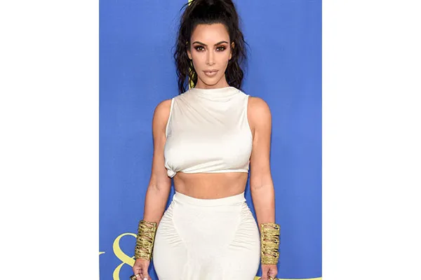 
				
					Kim Kardashian mostra toda a sua influência no CFDA Fashion Awards 2018
				
				