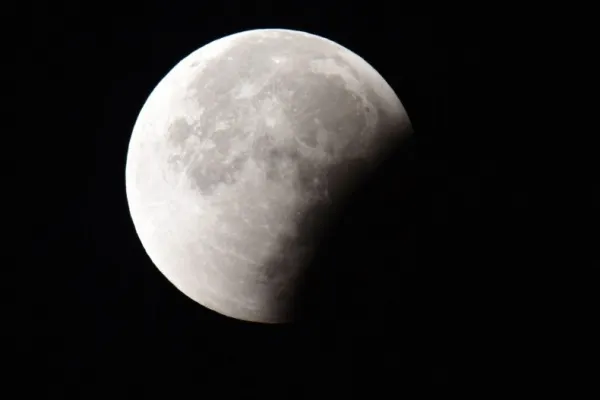 
				
					Cidades de Alagoas terão eventos para observação do eclipse lunar nesta sexta
				
				