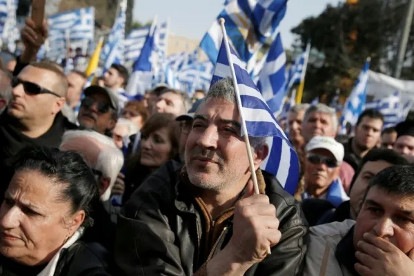 
				
					Mudança no nome da Macedônia causa crise no governo da Grécia
				
				