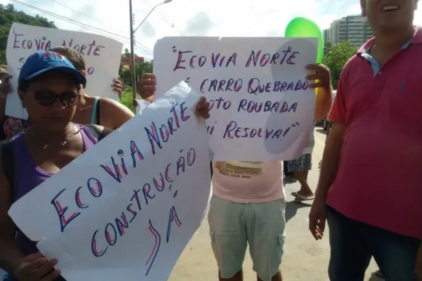 
				
					Moradores fecham AL-101 em protesto pela pavimentação da Eco Via Norte
				
				