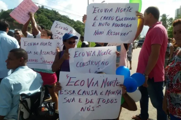 
				
					Moradores fecham AL-101 em protesto pela pavimentação da Eco Via Norte
				
				