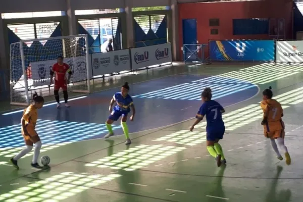 
				
					Na abertura do Jubs em Maceió, meninas da Ufal empatam sem gols no futsal
				
				