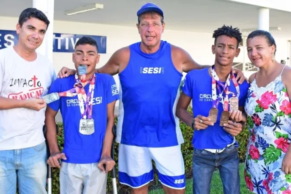 
				
					Nadadores alagoanos superam dificuldades e se tornam campeões nacionais
				
				