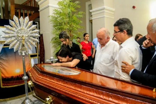 
				
					Corpo de Jeferson Morais é velado na Assembleia Legislativa de Alagoas
				
				