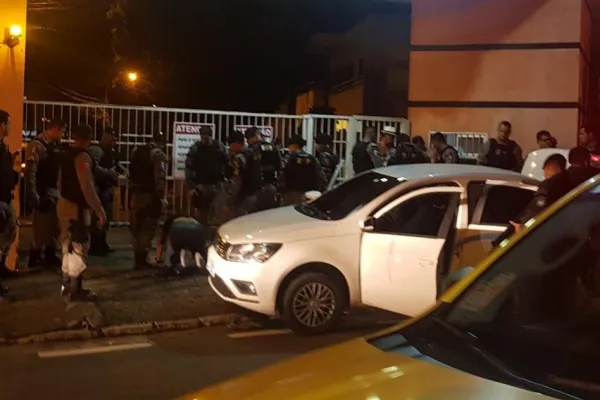 
				
					Policiais são suspeitos de matar a tiros comerciante no bairro da Serraria
				
				