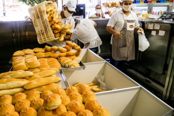 
				
					Preço da gasolina e do pão deve aumentar em Alagoas por causa da guerra na Ucrânia
				
				