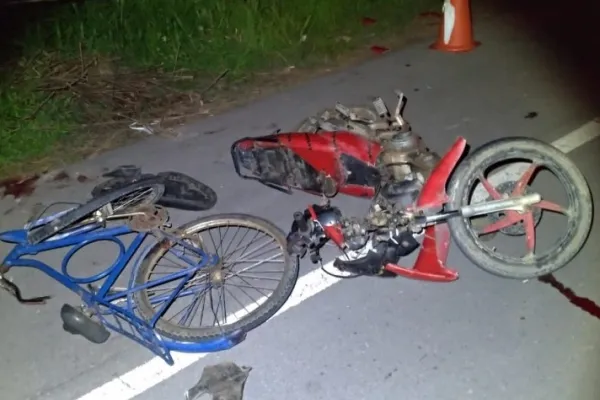 
				
					Ciclista morre após bater em moto e ser atropelado por outro veículo 
				
				