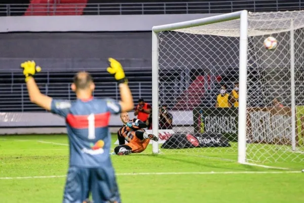
				
					Victor Souza e Felipe Menezes se destacam em cobranças de pênaltis contra o ASA
				
				