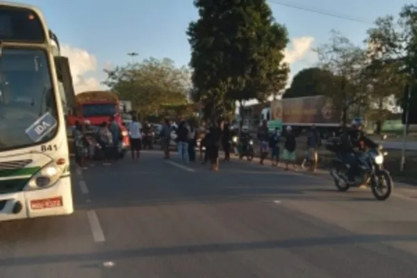 
				
					VÍDEO: Ônibus flagrado com excesso de passageiros é recolhido durante operação
				
				
