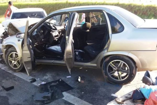 
				
					Sete pessoas ficam feridas após colisão entre carros em Joaquim Gomes
				
				