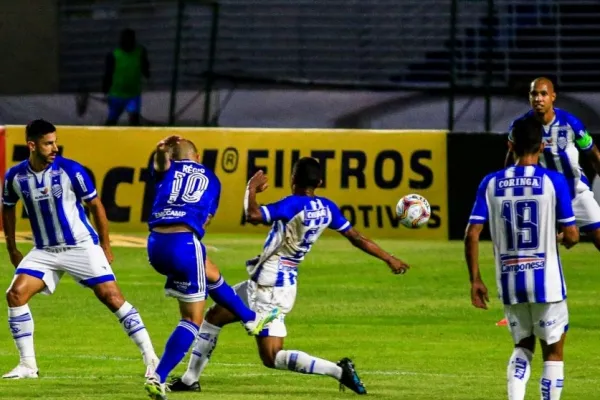 
				
					Com técnico interino, CSA vence o Cruzeiro e deixa a lanterna da Série B: 3 a 1
				
				