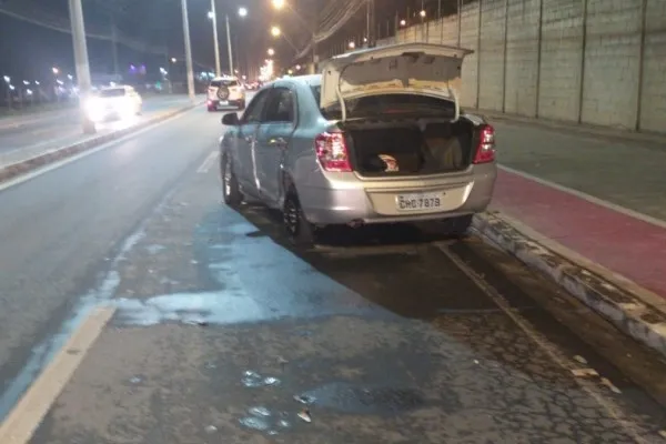 
				
					Veículo desgovernado invade a contramão e provoca acidente no Benedito Bentes
				
				
