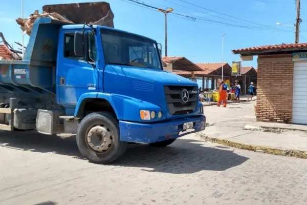 
				
					Vídeo: barracas começam a ser demolidas na Orla da Barra de São Miguel 
				
				