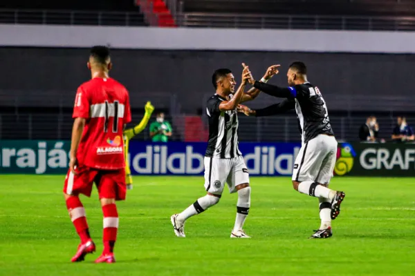 
				
					Com gols de Reginaldo Lopes e Hyuri, CRB vence o ASA, no Rei Pelé: 2 a 1
				
				
