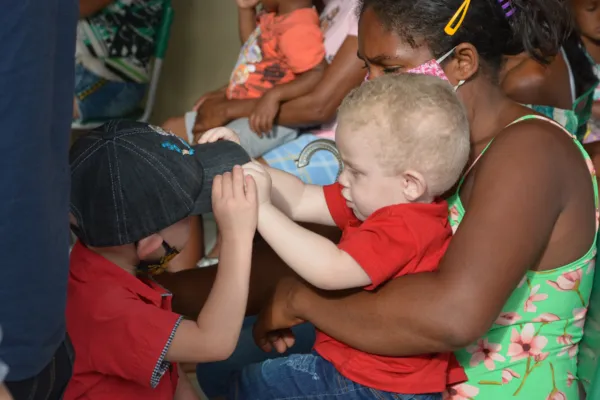 
				
					Comunidade quilombola mais isolada de Alagoas concentra alto número de pessoas albinas
				
				
