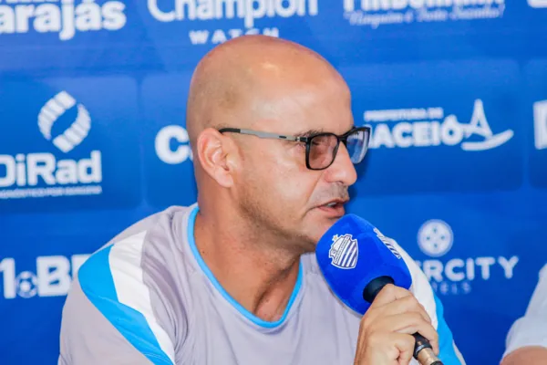 
				
					Omar Coêlho oficializa Adriano Rodrigues como novo técnico do CSA
				
				