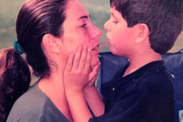 
				
					Cissa Guimarães desabafa em homenagem ao filho: "Há 11 anos meu filho Rafael virou Anjo"
				
				
