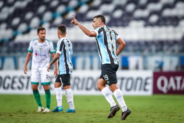 
				
					Com Tiago Nunes de olho, Grêmio vence La Equidad na Sul-Americana
				
				