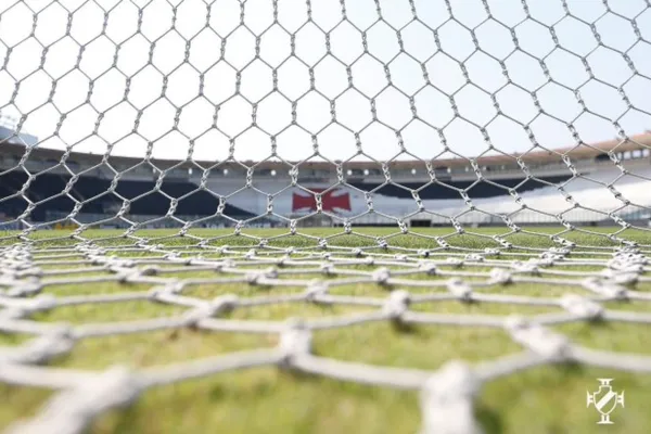 
				
					Série B: Vasco enfrenta Coritiba em clima de final de campeonato
				
				