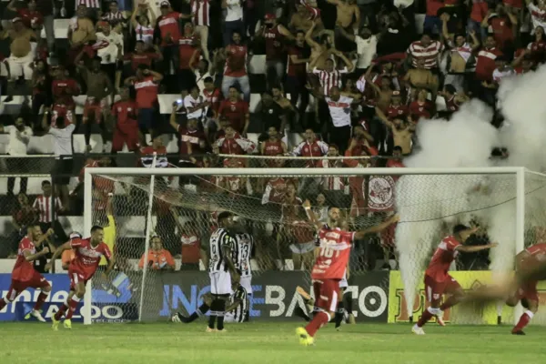 
				
					É Campeão! CRB derrota ASA em Arapiraca e conquista Campeonato Alagoano 2022: 2 a 0
				
				