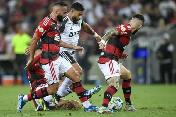 
				
					Atlético-MG vence o Flamengo e embola de vez a disputa pelo título
				
				