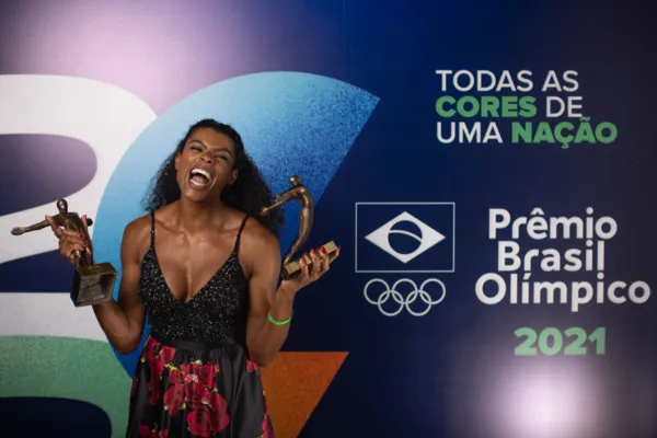 
				
					Isaquias Queiroz e Rebeca Andrade levam os títulos no Prêmio Brasil Olímpico de 2021
				
				