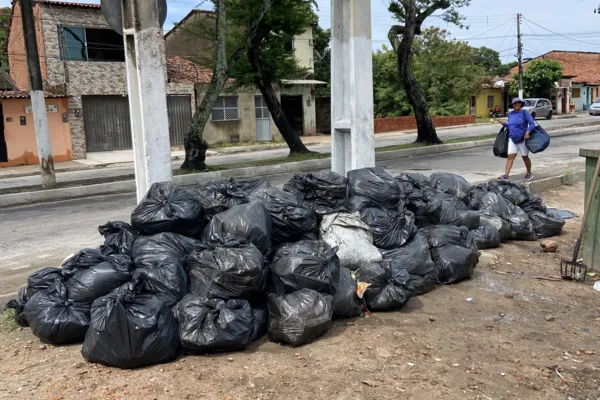 
				
					VÍDEO: Município recolhe 6 toneladas de lixo em canal no Vergel
				
				