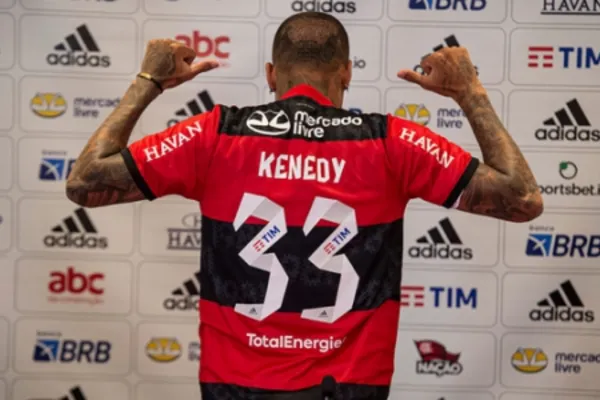 
				
					Kenedy fala sobre possível duelo com o Chelsea, enaltece Flamengo e diz: 'Estou preparado e ansioso'
				
				