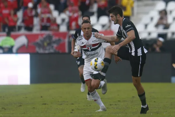 
				
					Lucas Piazón admite "começo difícil" do Botafogo no Brasileirão
				
				