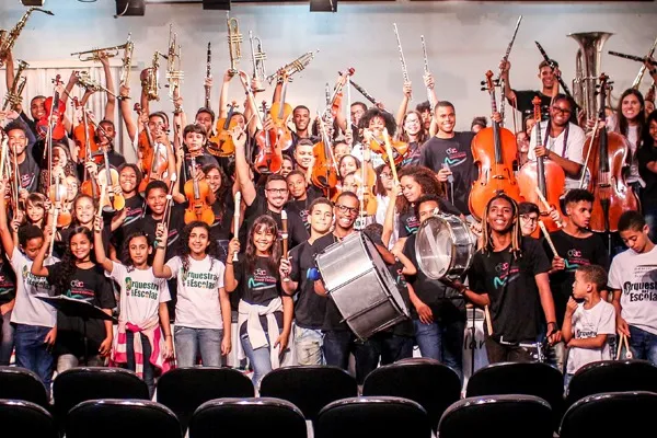 
				
					Orquestra Sinfônica Juvenil Carioca Villa-Lobos faz homenagem ao Rei Roberto Carlos
				
				