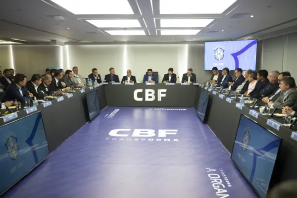 
				
					Marroquim, sobre reunião na CBF: "Tom de apaziguar os ânimos"
				
				