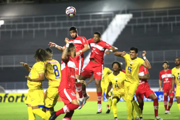 
				
					Com time alternativo, CRB vence o Desportivo Aliança por 2 a 0 no Rei Pelé
				
				