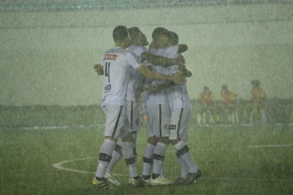 
				
					Em Maceió, ASA bate o Desportivo Aliança e vence a primeira no Alagoano: 1 a 0
				
				