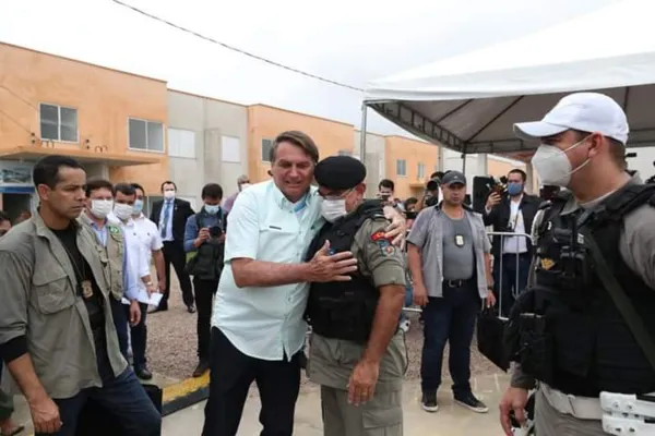 
				
					Conseg abre procedimento para apurar conduta de coronel exonerado por expor apoio a Bolsonaro
				
				