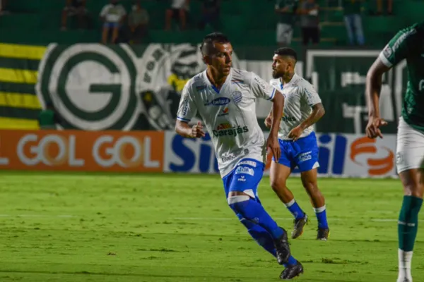 
				
					CSA perde confronto direto com o Goiás e tem série de seis jogos invicto interrompida: 3 a 1
				
				