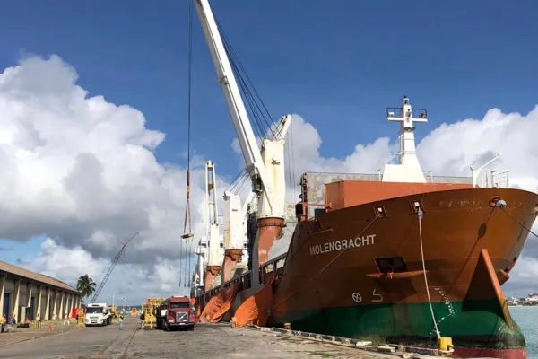 
				
					Porto de Maceió começa operação de exportação de minério de cobre para a China
				
				