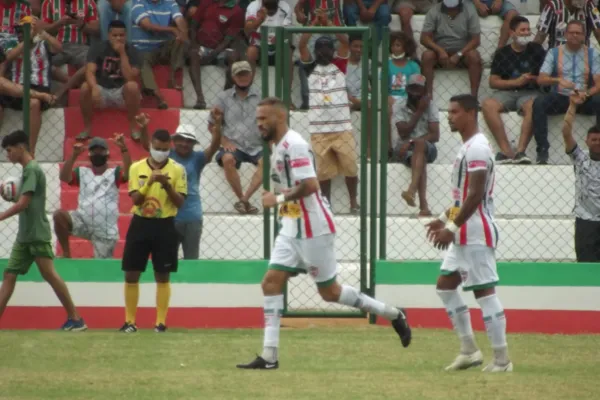 
				
					Comandado por Neto Baiano, CSE goleia o Miguelense por 6 a 0 na estreia da Copa Alagoas
				
				