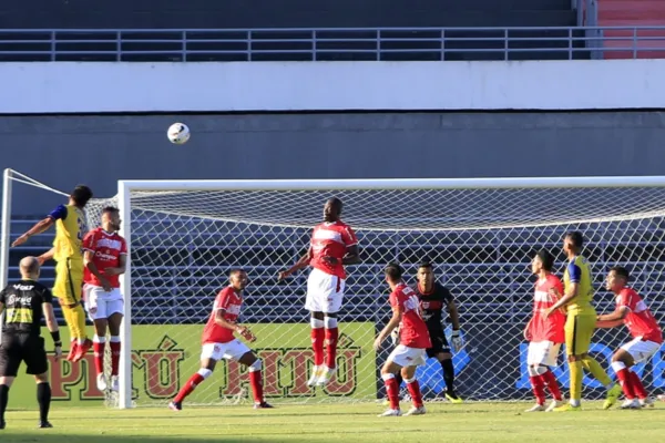 
				
					CRB vence o Aliança, pelo Campeonato Alagoano, e entra no G4: 2 a 0
				
				