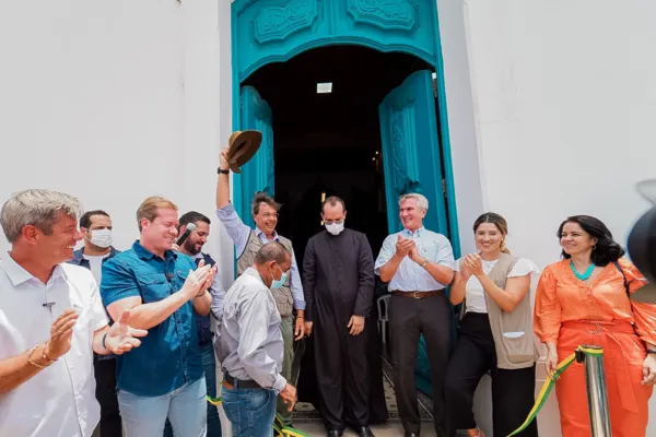 
				
					Collor e Gilson Machado entregam restauração da Igreja Matriz Nossa Senhora Mãe dos Homens
				
				