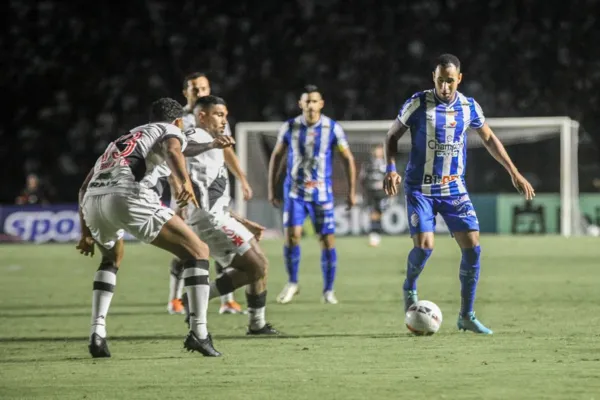 
				
					Com gol no 2º tempo, CSA perde para o Vasco e fica próximo do Z4 da Série B: 1 a 0
				
				